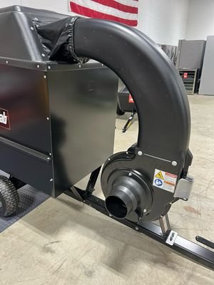 Agri-Fab Mow N Vac, 32 Cu Ft Capacity - Image 2