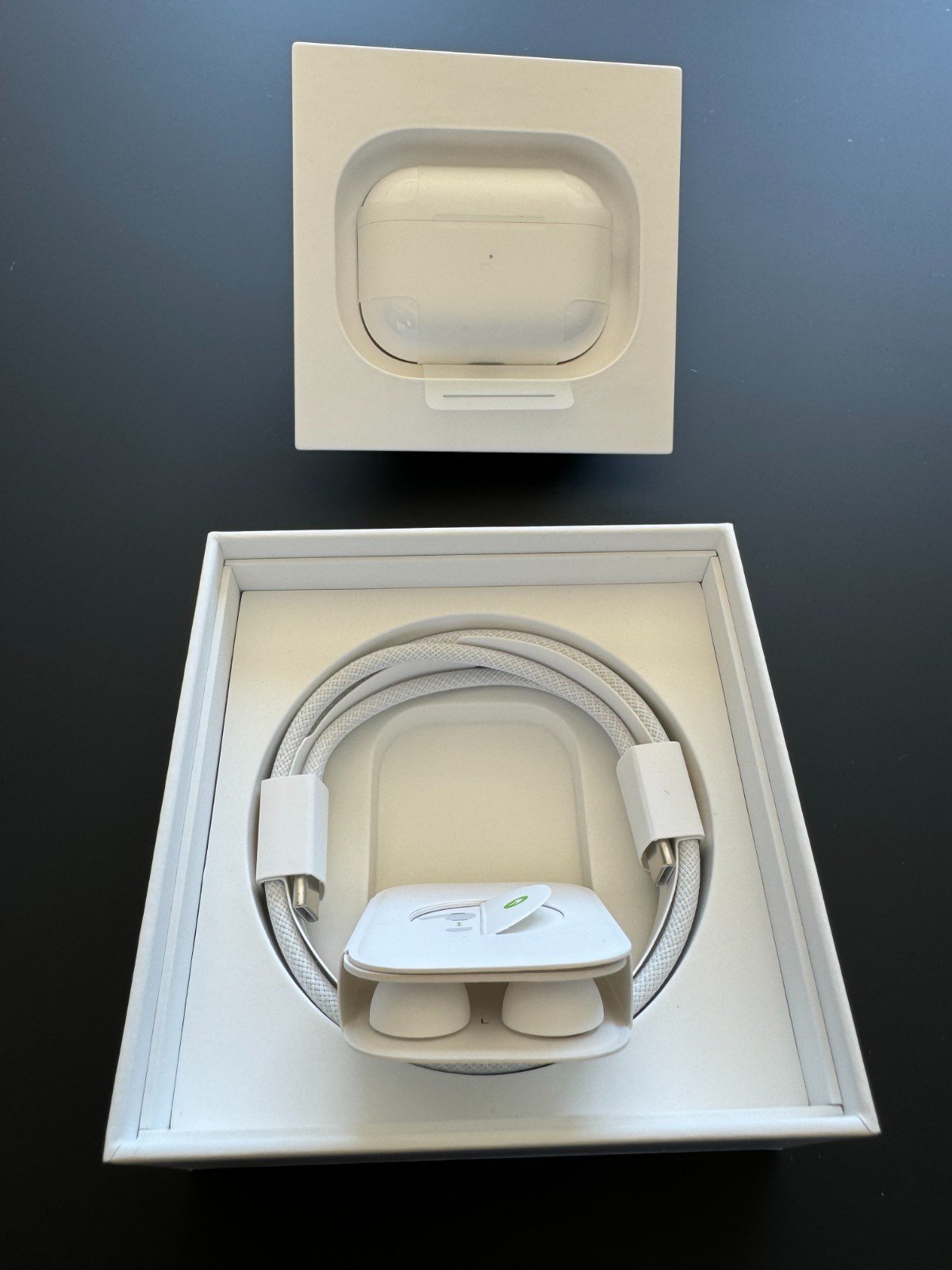 Apple AirPods Pro Pallets for sale – 100 PCS Wholesale Electronics Liquidation for $800 | Brand New Wireless Earbuds - Image 4