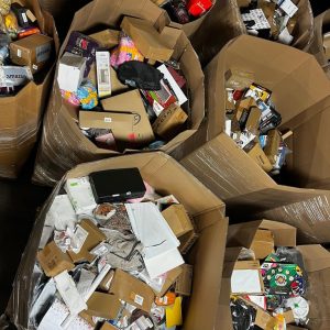 Alternative view of Amz High Count - Truck Load 24 Pallets