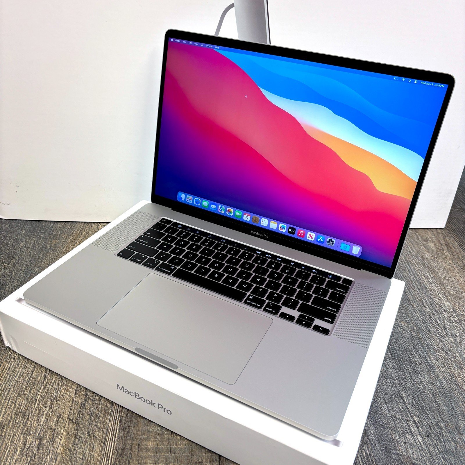 Apple MacBook Pro 2019 Pallet liquidation - Image 3