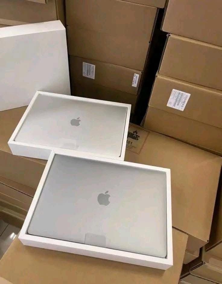 Apple MacBook Pro 2019 Pallet liquidation - Image 9