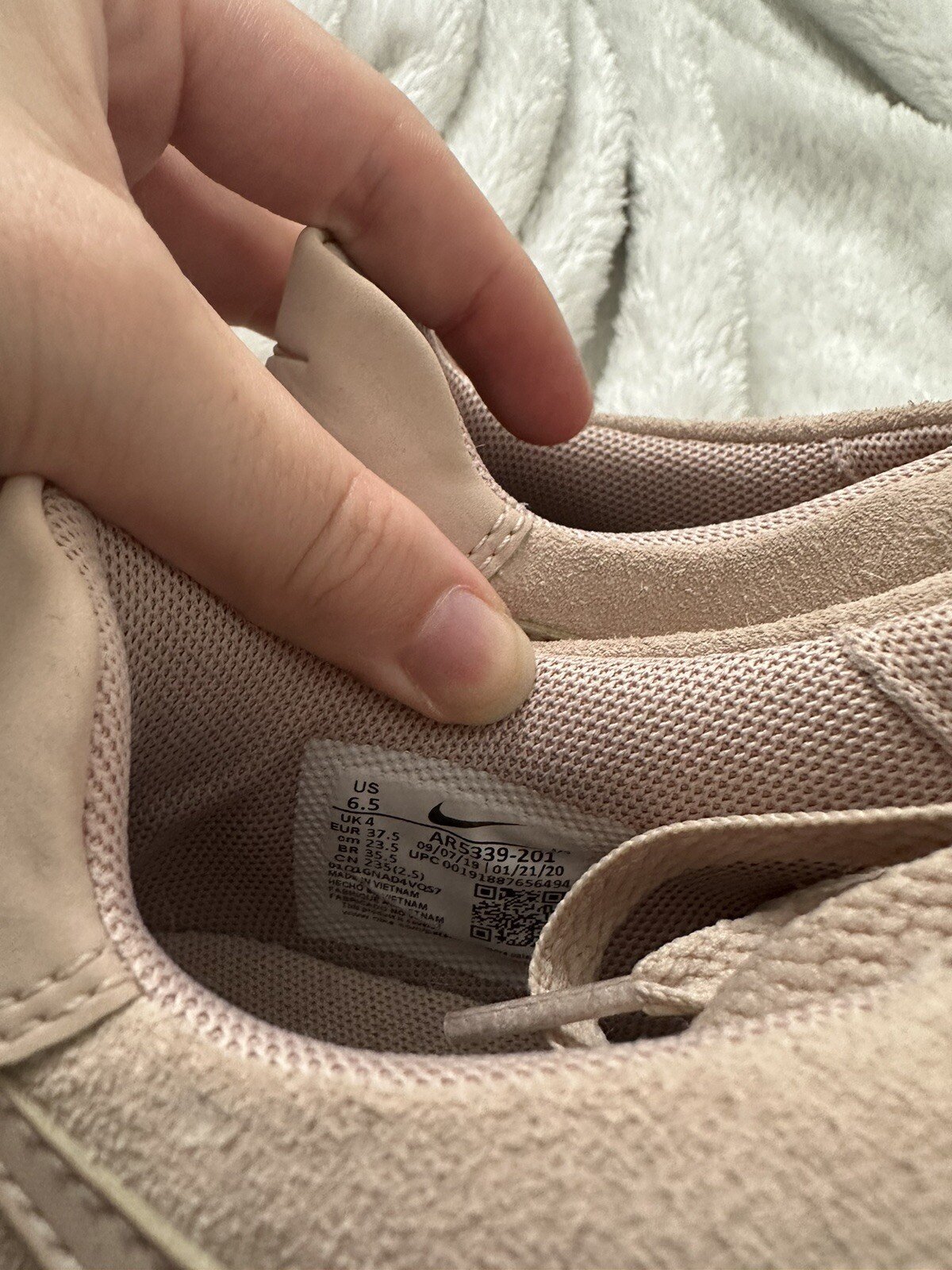 Original Air Force shoes pallet – Bulk AF1 Wholesale Sneakers for Resale - Image 5