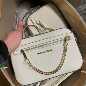 Alternative view of Wholesale Handbags Pallets Liquidation online