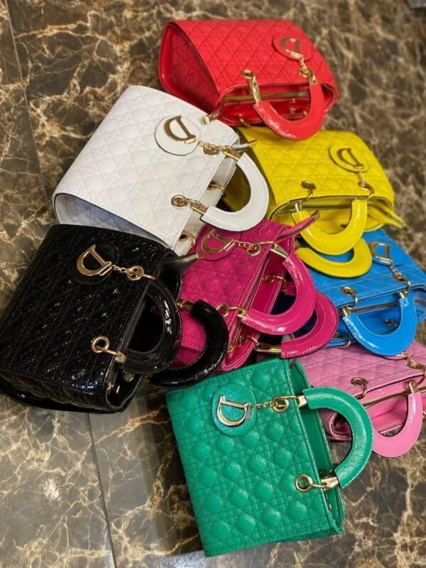 Wholesale Handbags Pallets Liquidation online - Image 6